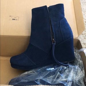 TOMS Desert Wedge Boots